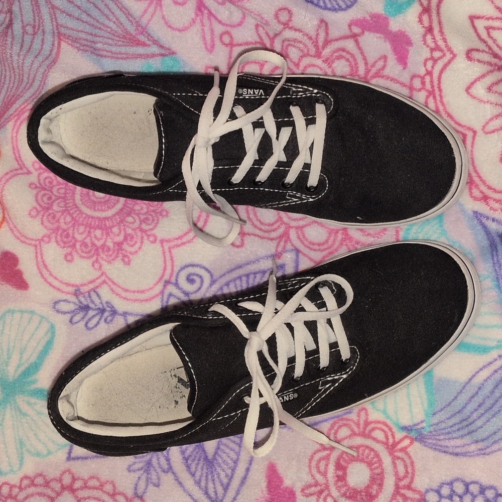 Vans Atwood Black and White Canvas Low Top Shoes Womens Size 9